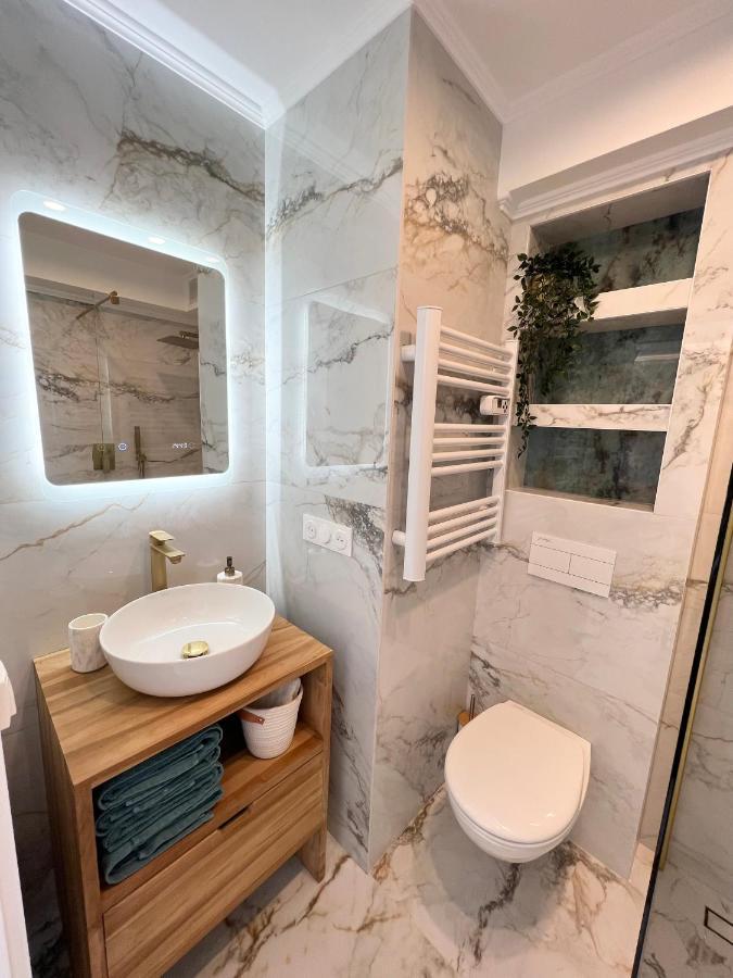 Luxueux Appartement - Vue Mer - Piscine - Free Parking - Monaco Cap-d'Ail Exteriör bild