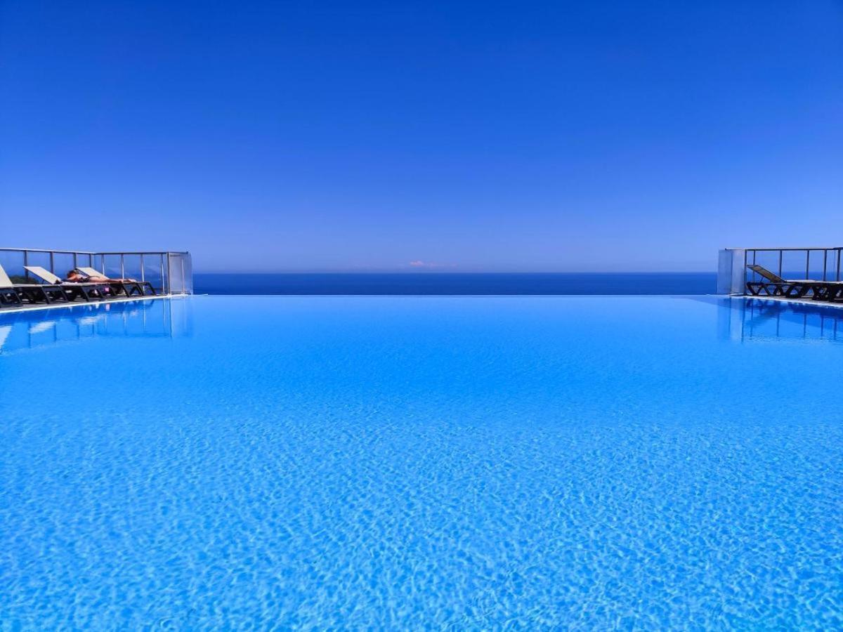 Luxueux Appartement - Vue Mer - Piscine - Free Parking - Monaco Cap-d'Ail Exteriör bild